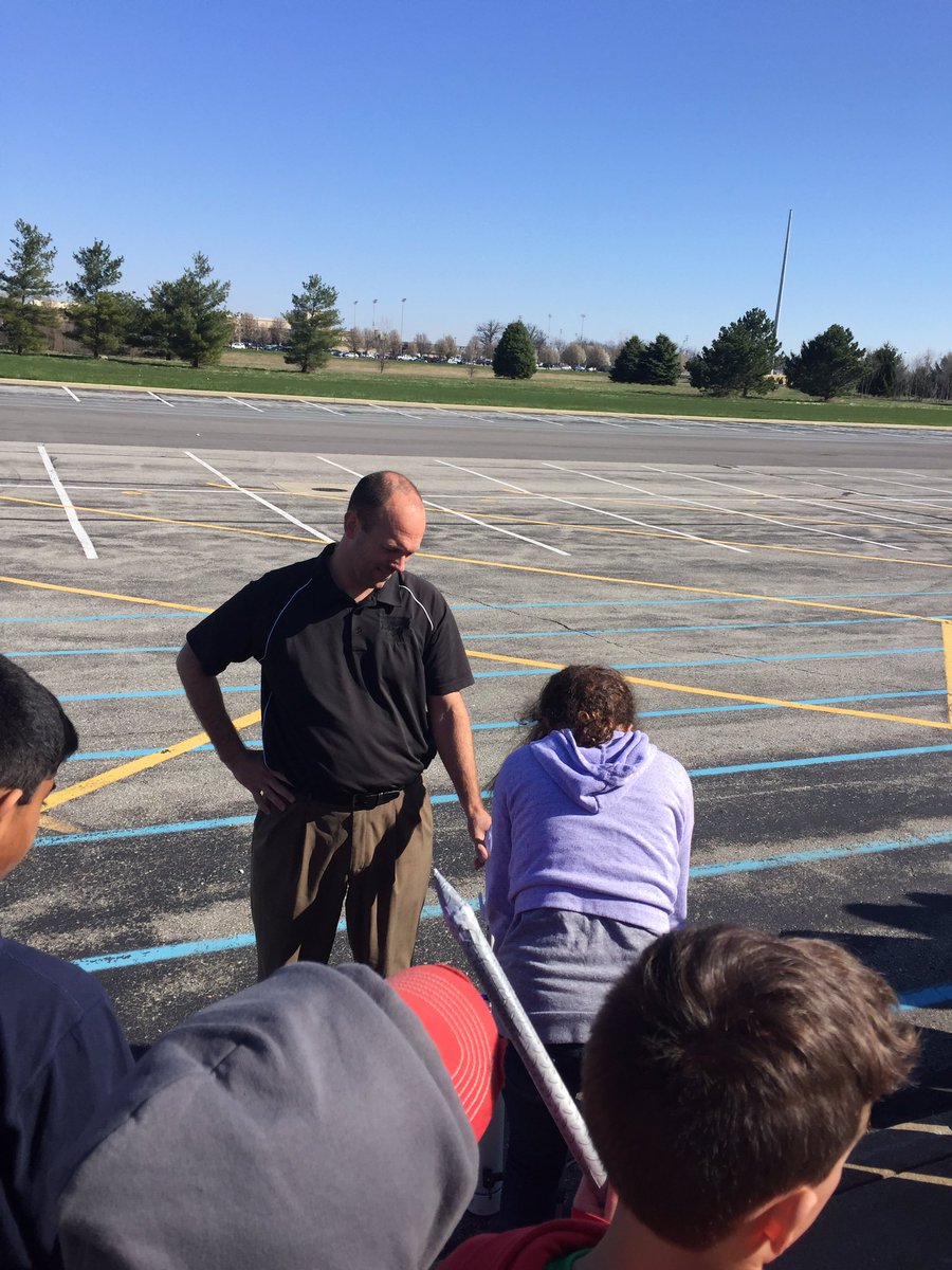 Renick_Class's tweet photo. Shooting off Rockets!! #winnerwinner #rocketflight #socool @FCIJahn https://t.co/5vazNPjOAL