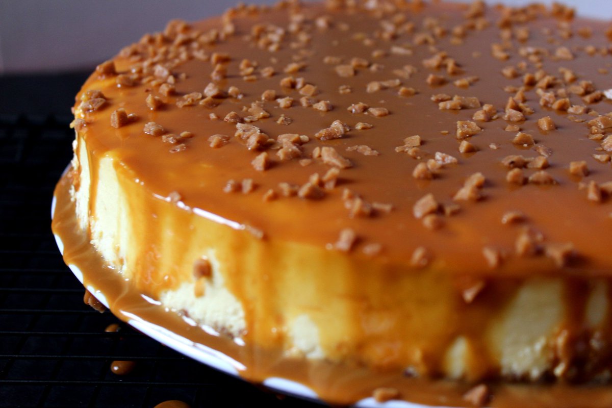 IOP_Blog's tweet image. Dulce de Leche Toffee Cheesecake itsourpleasure.ca/?p=732