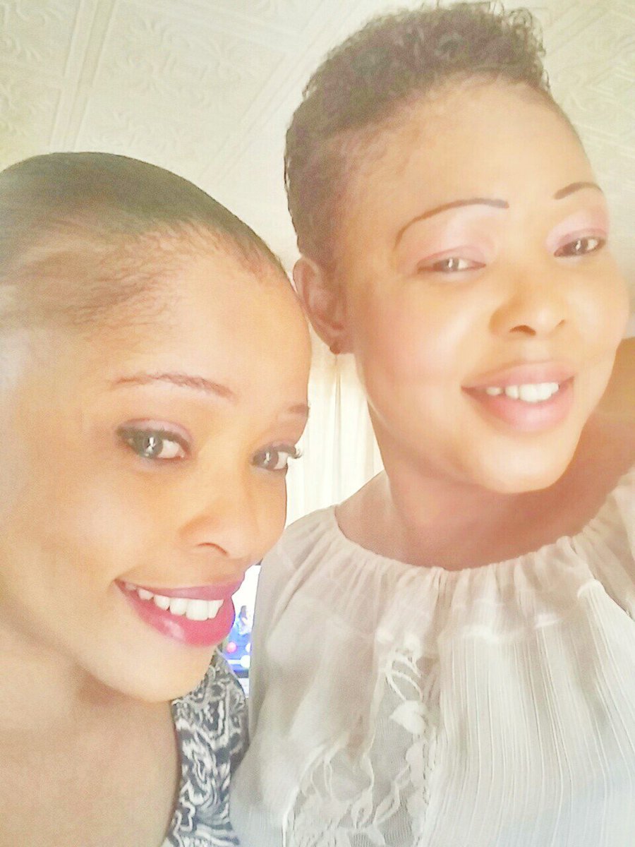 Taneeeka's tweet photo. Me love myself https://t.co/Vflhk8BjhO
