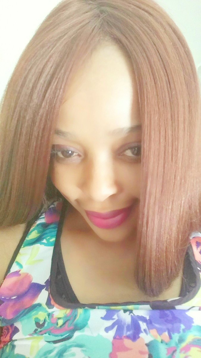 Taneeeka's tweet photo. Me love myself https://t.co/Vflhk8BjhO