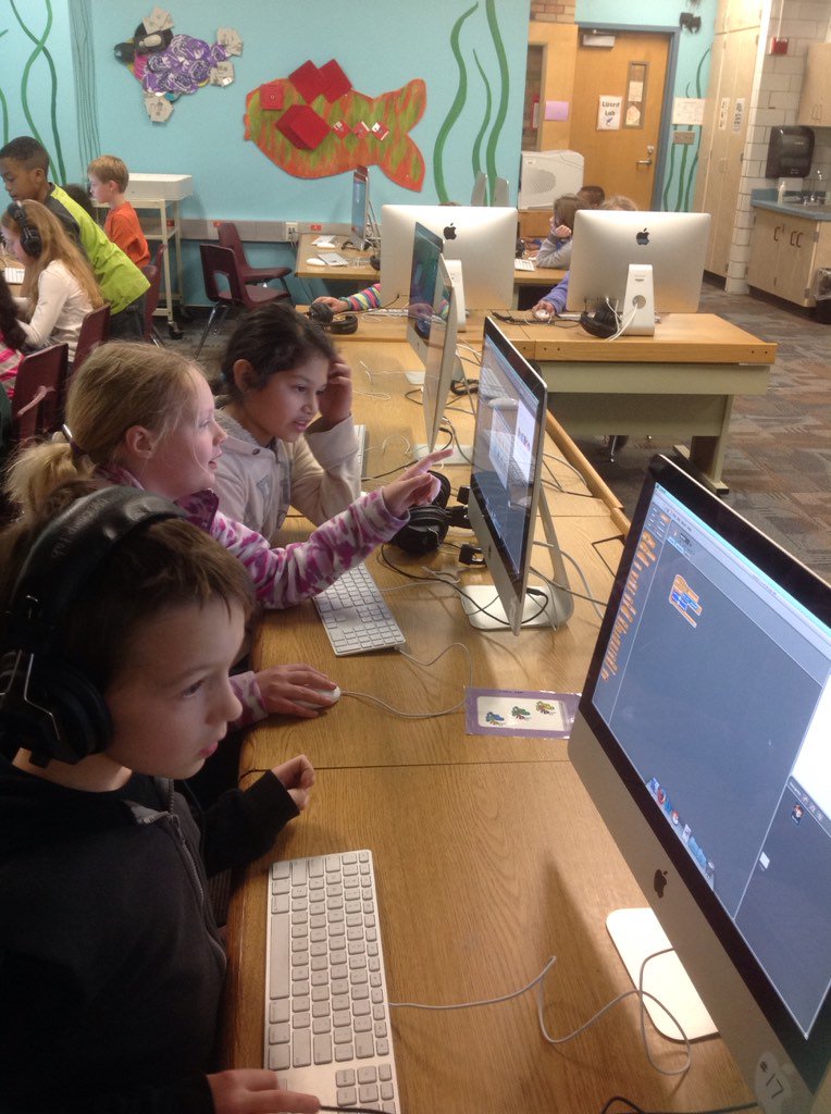 Fossum1stGrade's tweet photo. Today in 3rd grade, we are creators, explorers, collaborators, problem solvers, and 21st century thinkers. #coding https://t.co/xxNYviNXwY