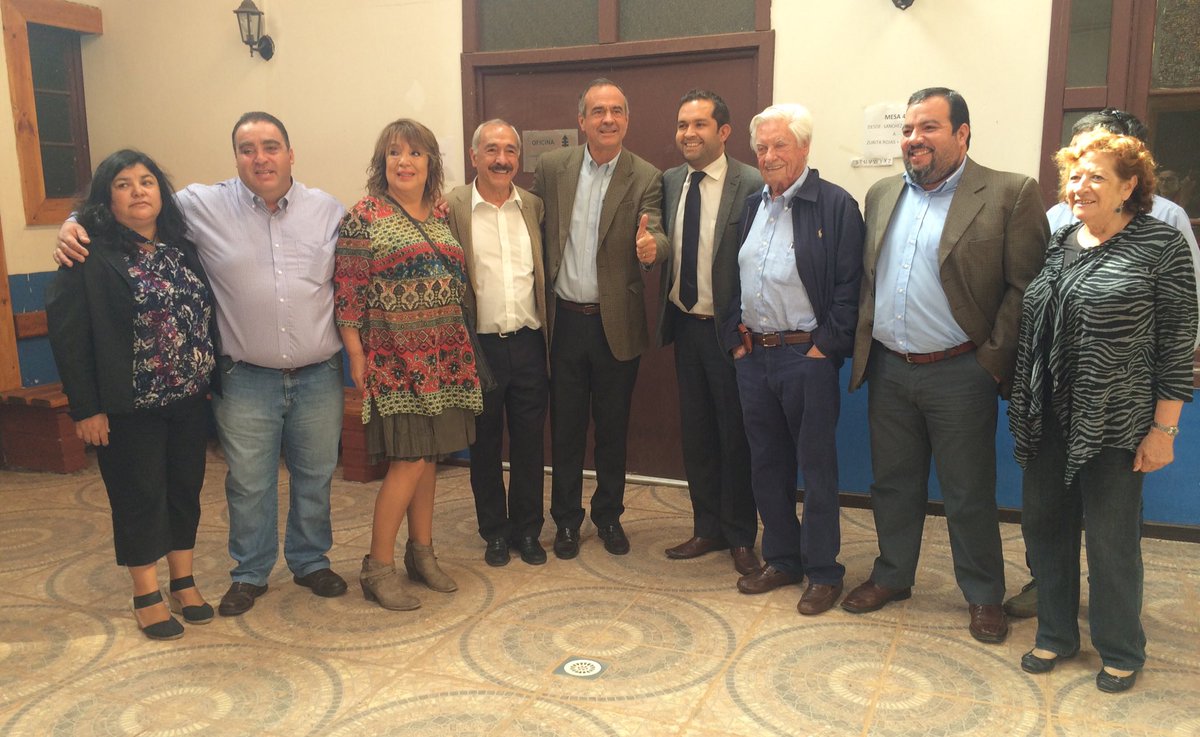 ignaciowalker's tweet photo. Tenemos candidato a alcalde n Sn Felipe!A partir d este momento PDC entrega apoyo a Patricio Freire para municipales https://t.co/ktobO1wP7o