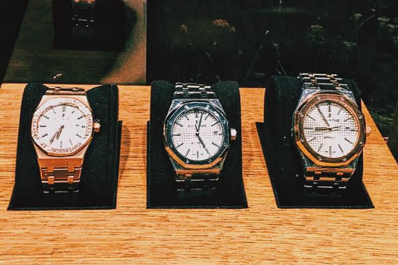 GENEVA_STRIPES's tweet photo. Audemars Piguet Royal Oak - one of the most iconic pieces around! Love them! #ap #audemarspiguet #royaloak #watches https://t.co/Wn9v7IzNft