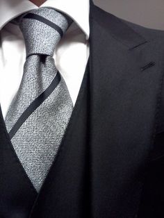 AmCheckDenver's tweet image. Dress to impress! Make your professional #style stand out. bit.ly/1ZAnoBM
