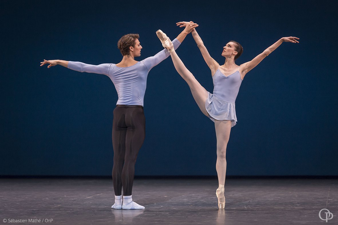 BalletOParis's tweet photo. #Balanchine #DuoConcertant
Moment de symbiose entre la danse et la musique de Stravinsky. https://t.co/55F2BYe06Z