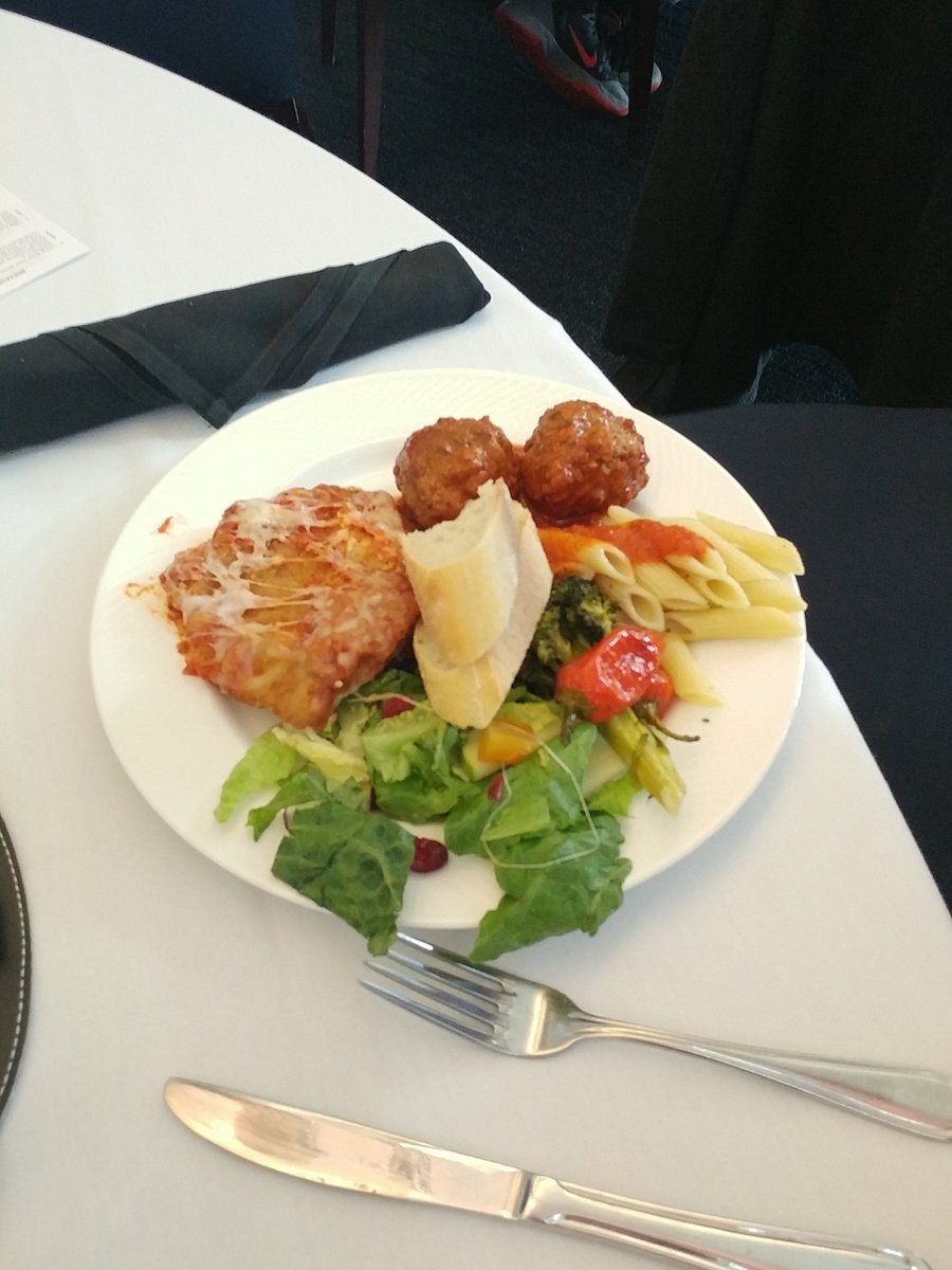 G2_DreamTeam's tweet photo. What a great lunch at the LG training. #LGG5BOSTON @SellWithLG https://t.co/1WnoDYKpF1