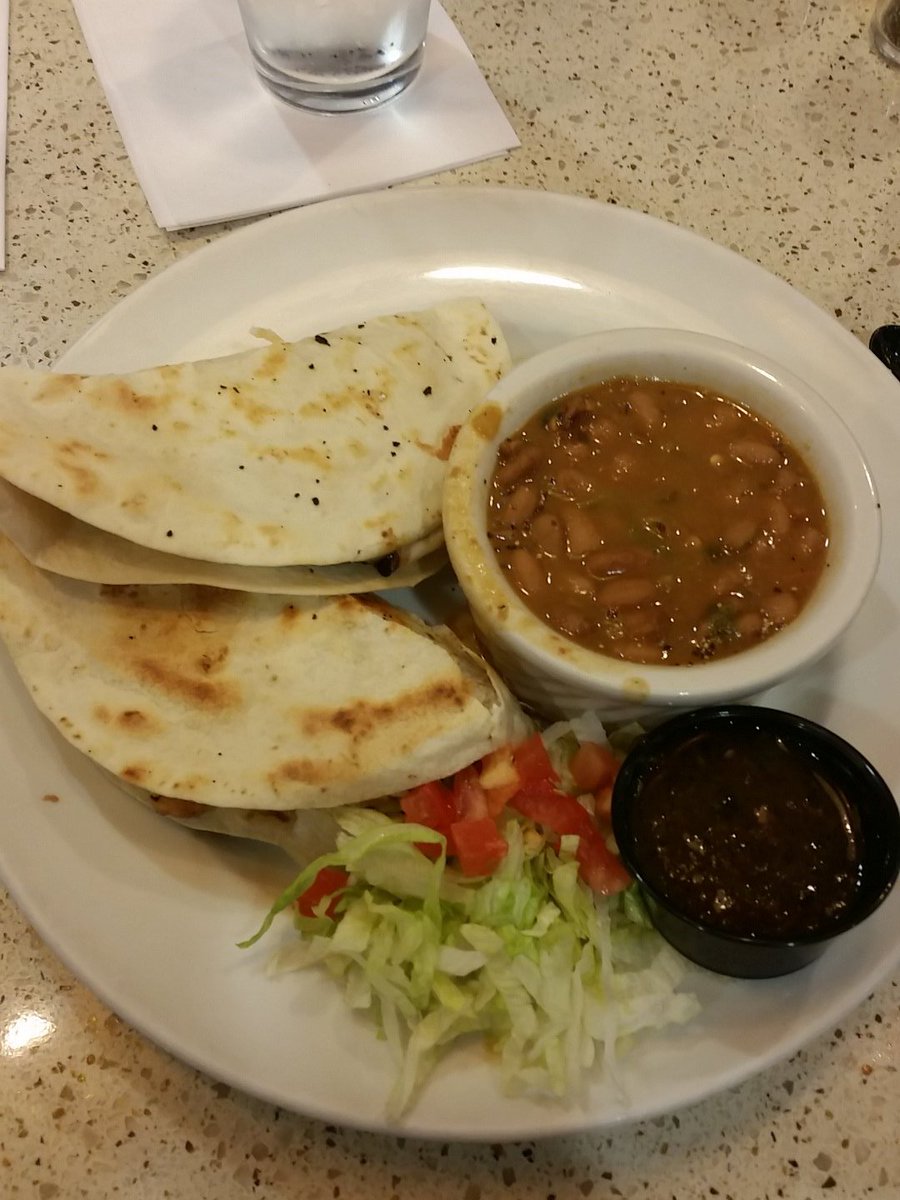 thetequilero's tweet photo. before heading to Iceland? farewell taco breakfast! #margaReykas! #ReykaVodka #MakeItReyka #YoureReykaMeCrazy https://t.co/yZ6S2FSXS5