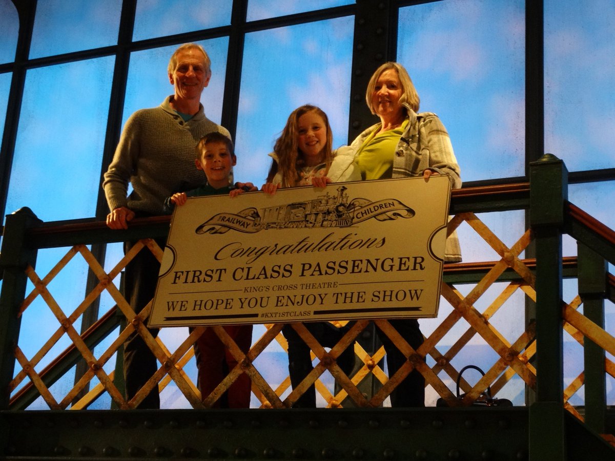 kxtheatre's tweet photo. Monday's and Today's #FirstClass passengers! #WestEndVIP @TRCKingsCross We hope you enjoyed the show! https://t.co/C51fk1m3w6