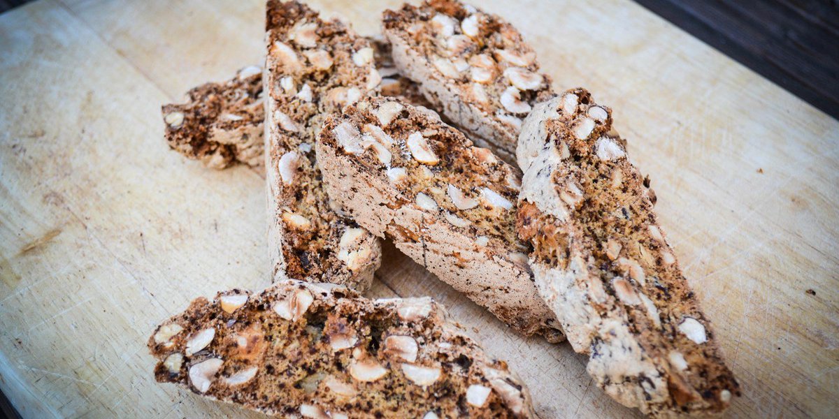 .<a href="/BotanicalBaker/">Botanical Bakerie</a>'s delicious recipe for chocolate &amp; hazelnut biscotti. Enjoy w/ a coffee! togbc.com/1UDhaPj