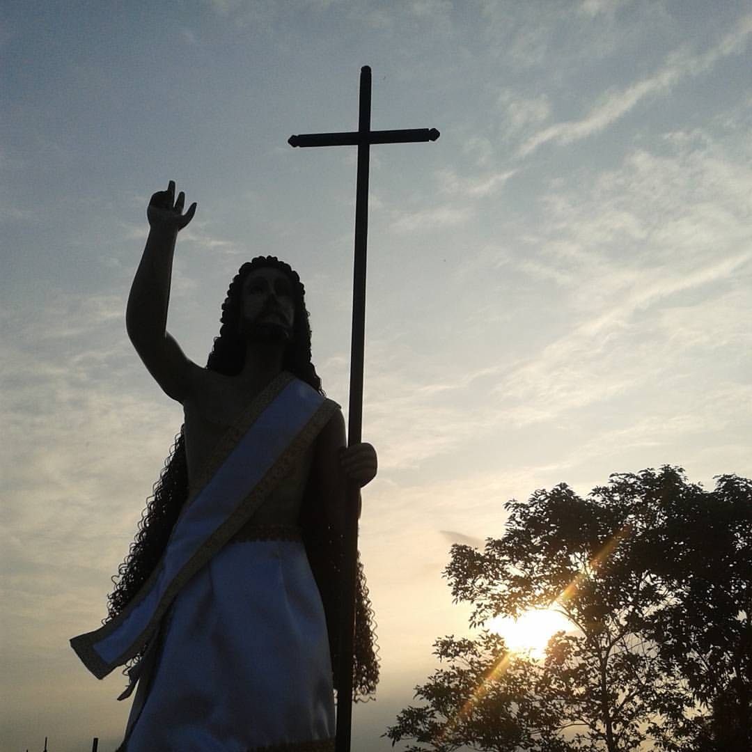 kenangawaran's tweet photo. Bagong umaga, bagong pag-asa.
Si Kristo'y muling nabuhay, aleluya! Aleluya! #eastersunday #salubong2016 https://t.co/tOAkSzjEi5