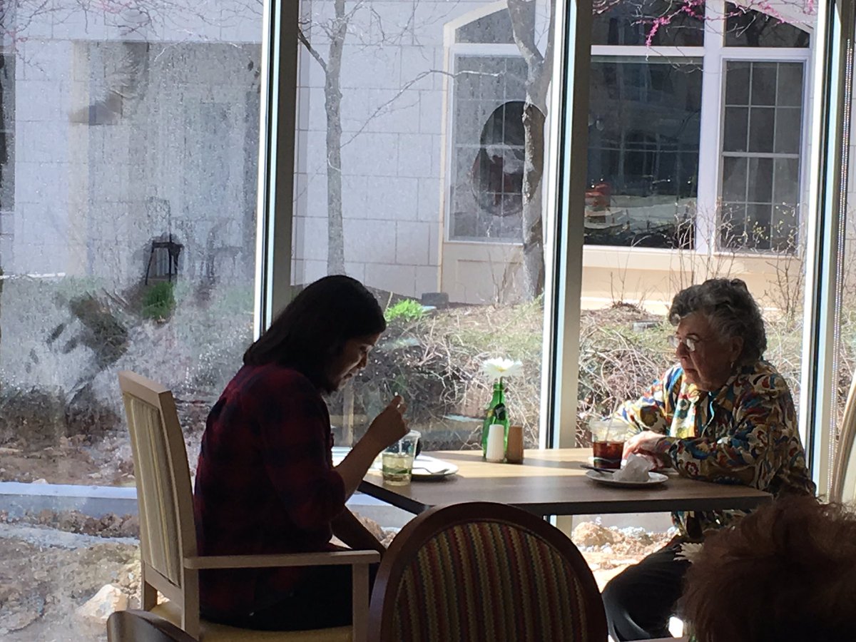 MandiWyndham's tweet photo. Our #backpackjournalists are taking a lunch break @InglesideKF @mymcmedia #youthmedia @CarolynRask https://t.co/zUGmiX3ixf