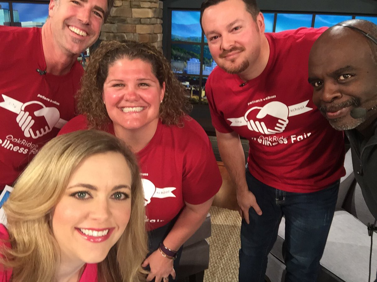 laurendine_MJH's tweet photo. Selfie with the amazing @wbir crew! @ORSchools @ORparks #PartnersinWellness 🐾 https://t.co/7vUsc8PxuB