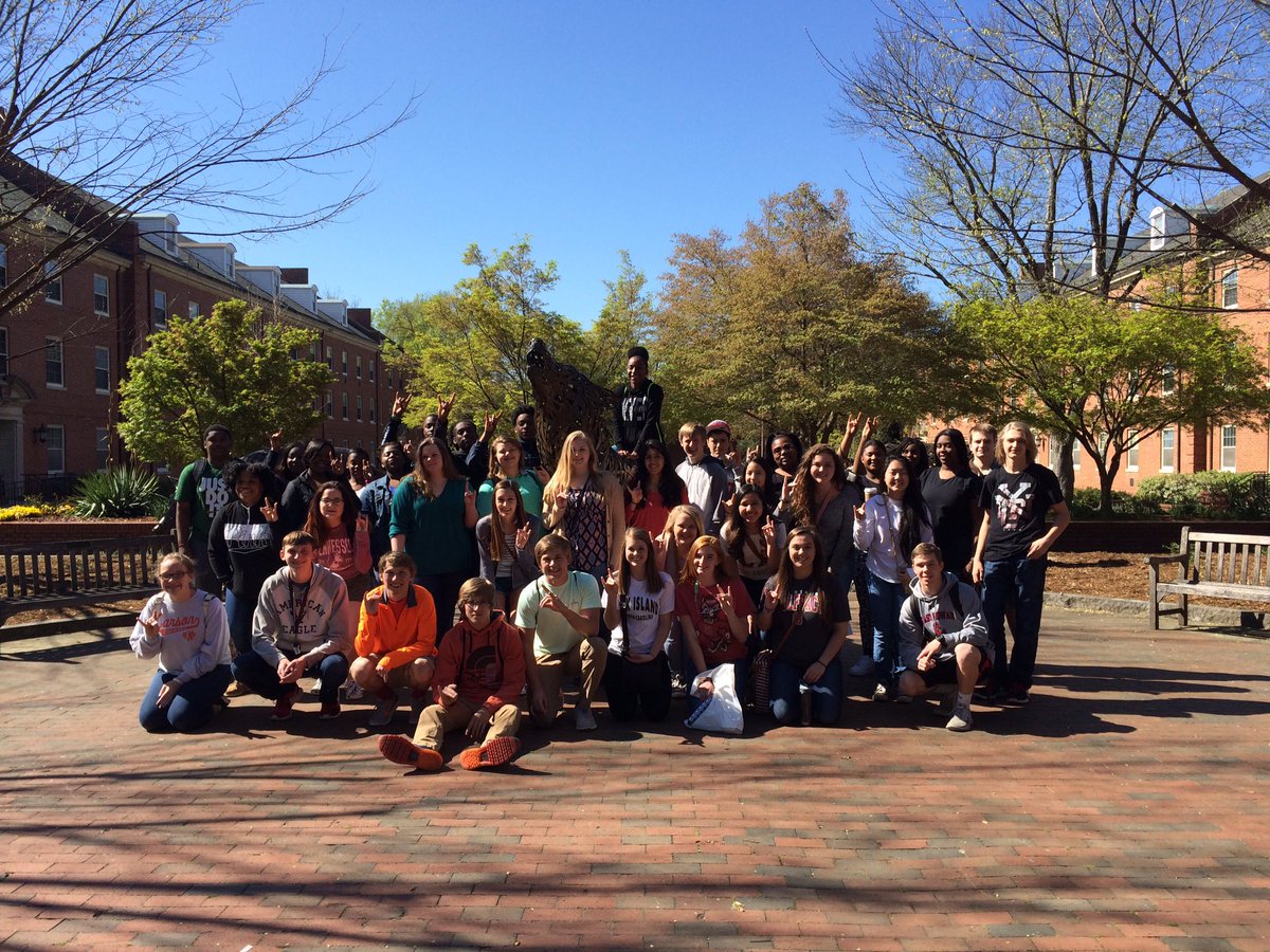 RoCo_Crosby's tweet photo. It's a a beautiful day for a college tour! #crosbypower #springbreakcollegetour #NCStateOnCampus https://t.co/jG3RAJh6Ps