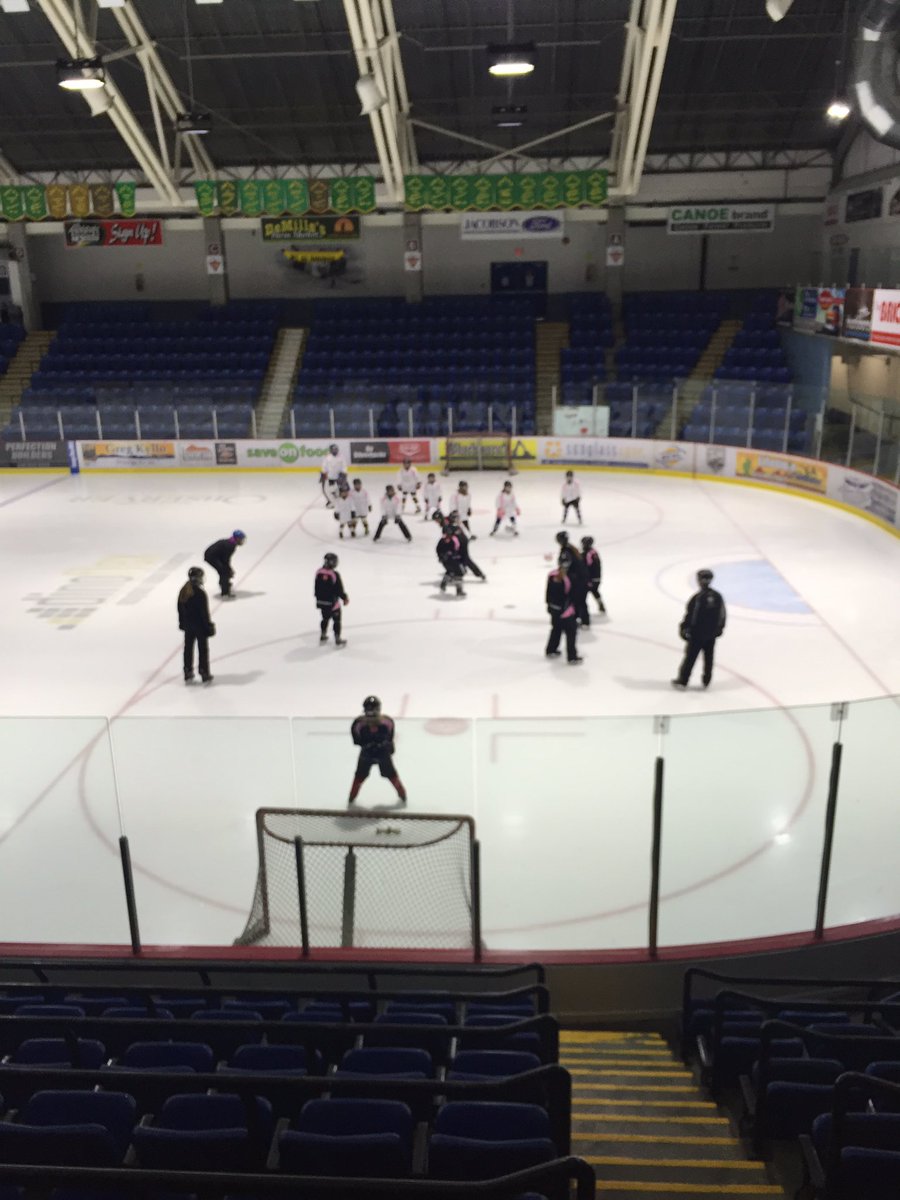 BCHockey_Female's tweet photo. In Salmon Arm for stop#3 of the #RoadToWorlds #EssoFunDay https://t.co/ZaLO95K9fx