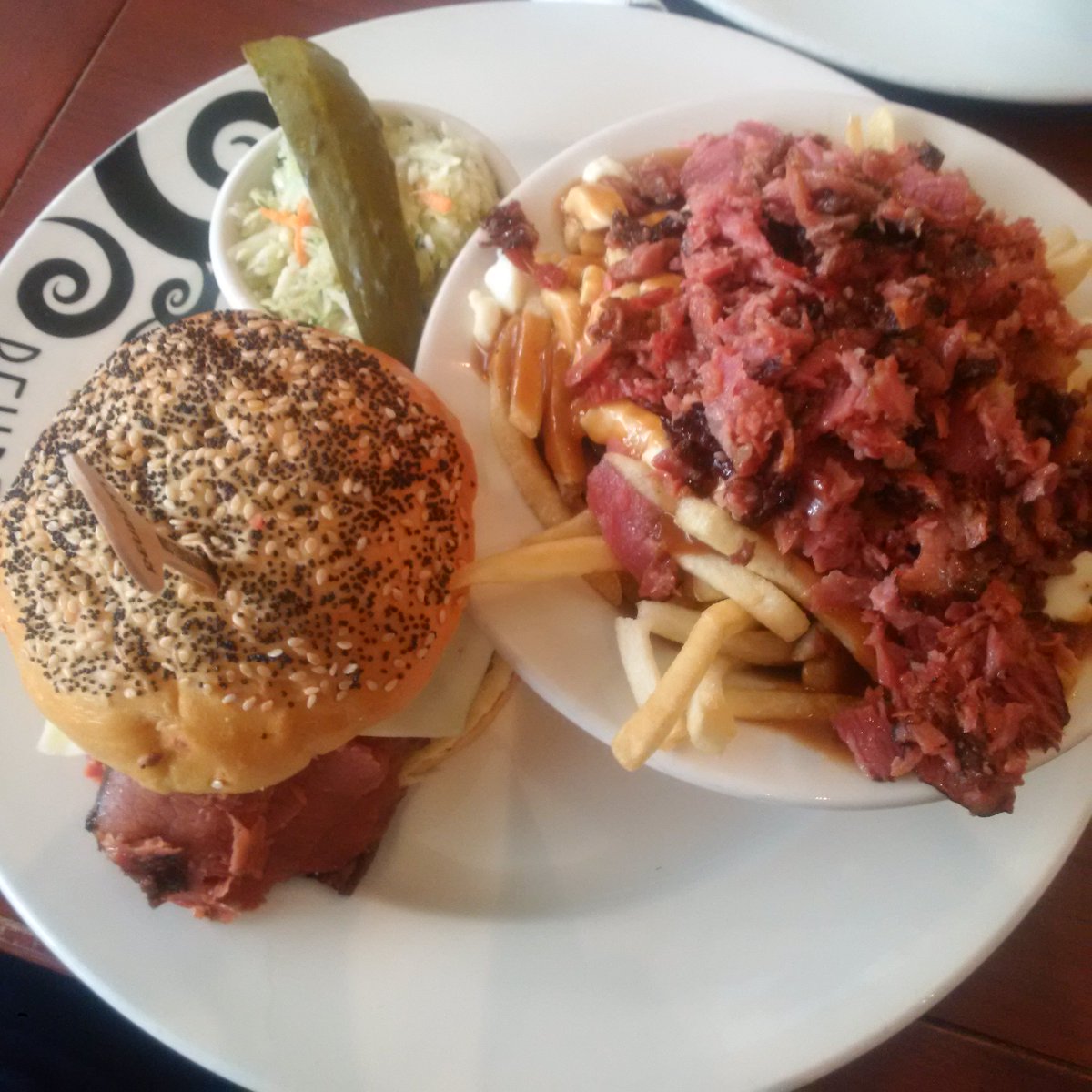Deanna_Arkell2's tweet photo. Traditional-#smokedmeat and #poutine..MMM #VIA2015 chillin in Montreal. @RyanBennett_TD lol https://t.co/8WpAHRLih3