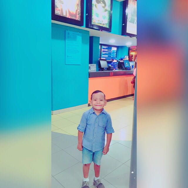 Vane2R's tweet photo. #Cineeee con mi pequeeee🎥 https://t.co/IiSTqrHv2j