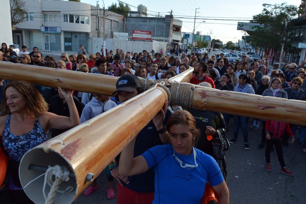 rutadeviaje's tweet photo. [DATO] El Viernes Santo, más de 3.000 personas participaron del 13° Via Crucis Submarino de #PuertoMadryn https://t.co/A7wIoK0TaA