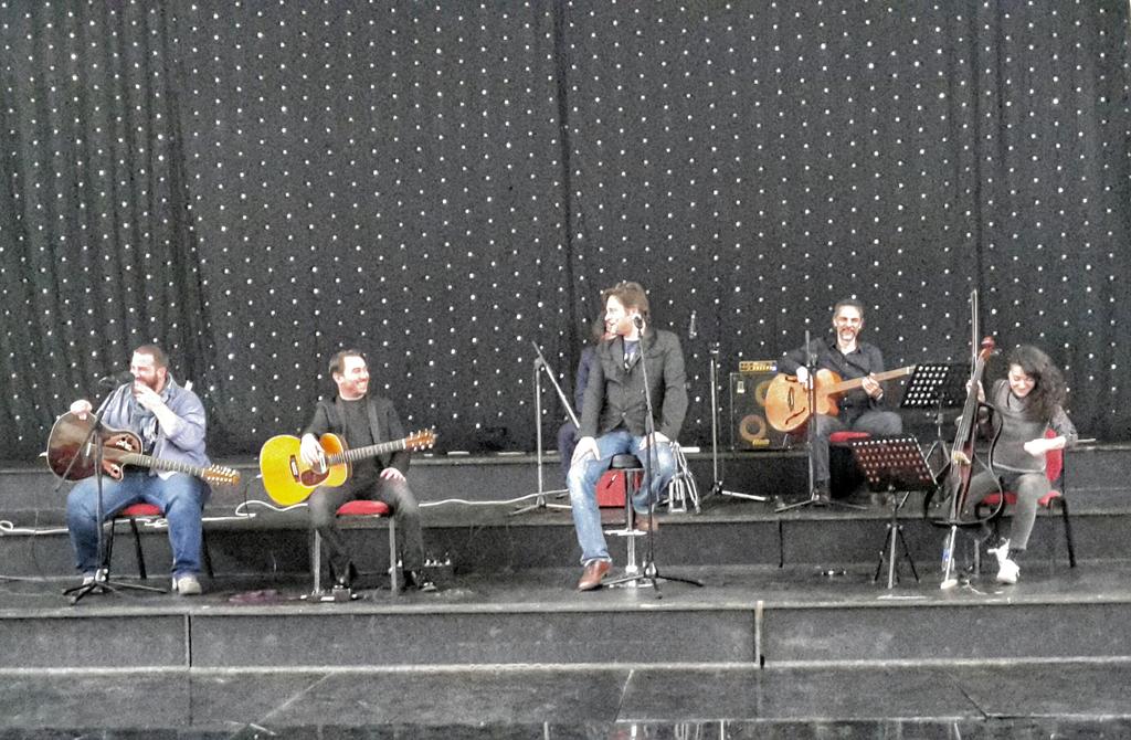 AtlasMusicTR's tweet photo. TRT Fm'de soundcheck yapıyoruz, saat 21.00'den itibaren @RADYO_KULUBU 'nde canlı yayındayız! https://t.co/M4U1w08vCX