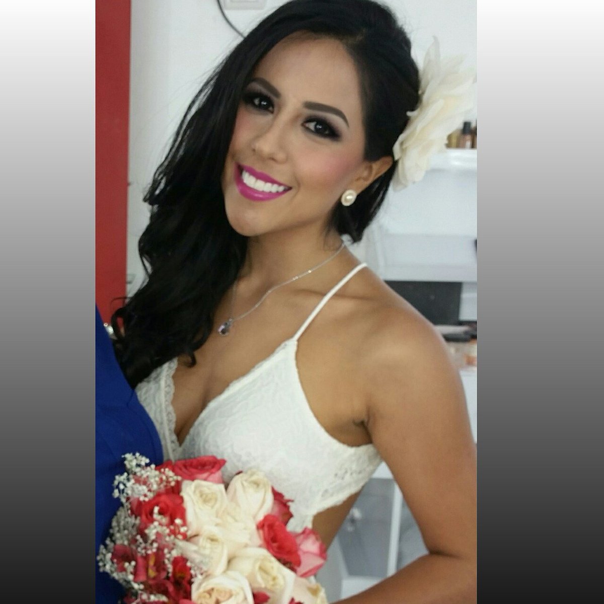 nikkibgmakeup's tweet photo. El soft smokey de novia es un maquillaje clásico elegante y sobrio, es un maquillaje suave pero quise resaltar https://t.co/XvJ9lXF3e0