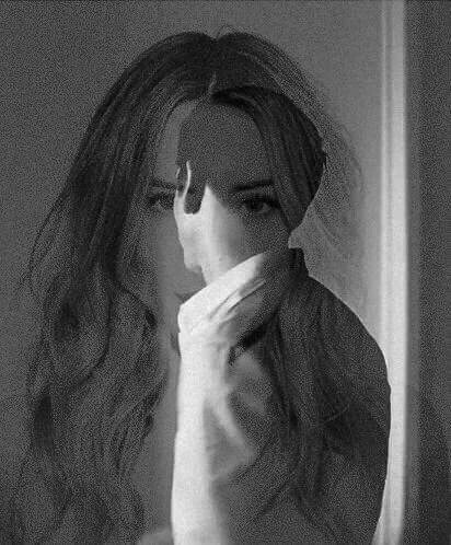 osimi5's tweet photo. اقترب أكثر  لتعرف من أنت في عالم مليء بالحب وقلبي وعيناي 💜 https://t.co/8MJDJP3O5C