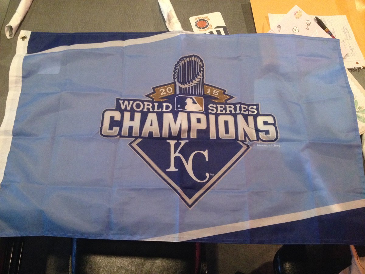 BonnerRotary's tweet image. We will have Royals 2 ft by 3 ft flags available, as well, for a min. $10 donation. $ goes to children's charities!