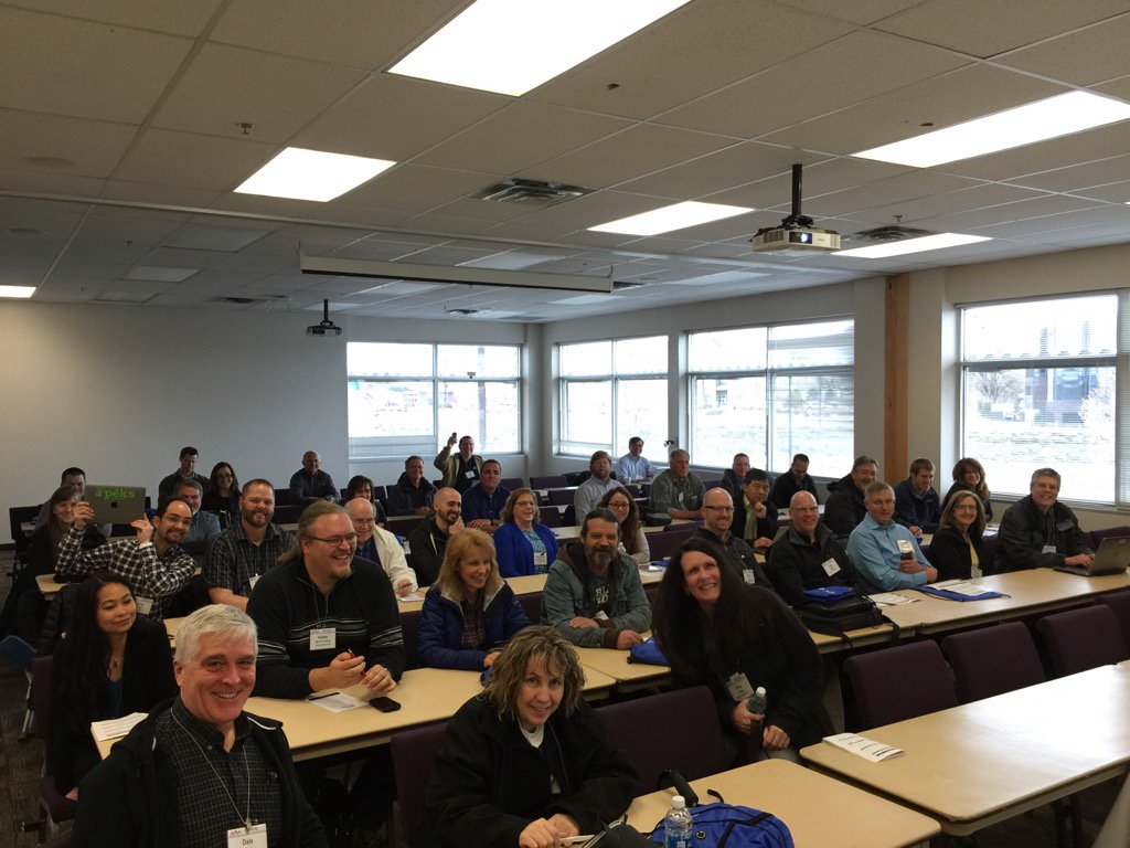 orcl_dpeake's tweet photo. #orclapex just finished presenting APEX 5.1 New Features @ UTOUG in Salt Lake City https://t.co/4m41zmS1Mg
