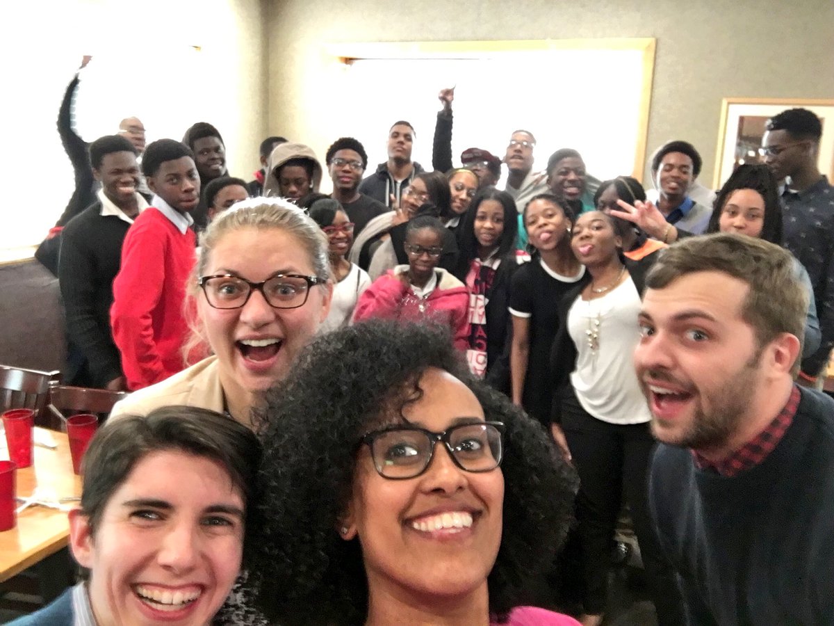 aimoore1221's tweet image. Chinese buffet 🍽🍽🍽🍽#fourplates #itsamarathonnotasprint #springcollegetrips @TaylorLessThan3