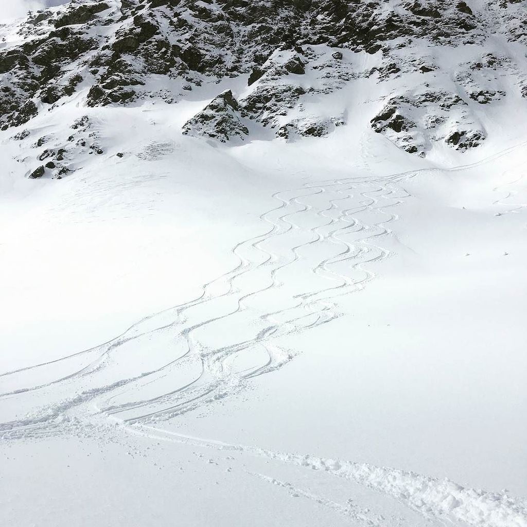 MontagneJadore's tweet photo. Tracks of the day โ๐๐
#esflaplagne #esflaplagne #esf #lespullsrouges #laplagne #plagne #paradiski #maplagne by esfโฆ https://t.co/6Xm1bHtRMU