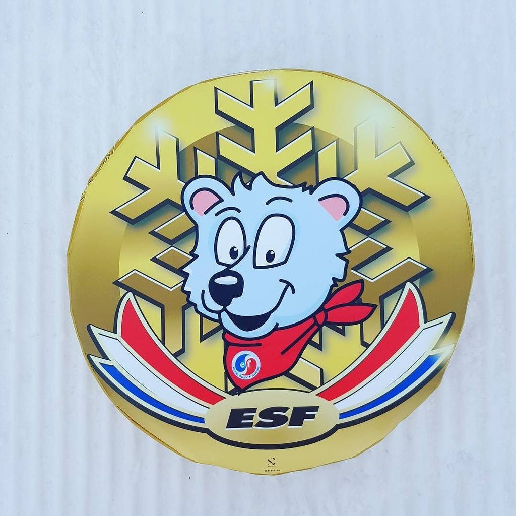 MontagneJadore's tweet photo. Giant ourson badge ๐ปโ๐
#esflaplagne #ourson #maplagne #esf #lespullsrouges #laplagne #paradiski by esflaplagne https://t.co/CVmIn3YnVi