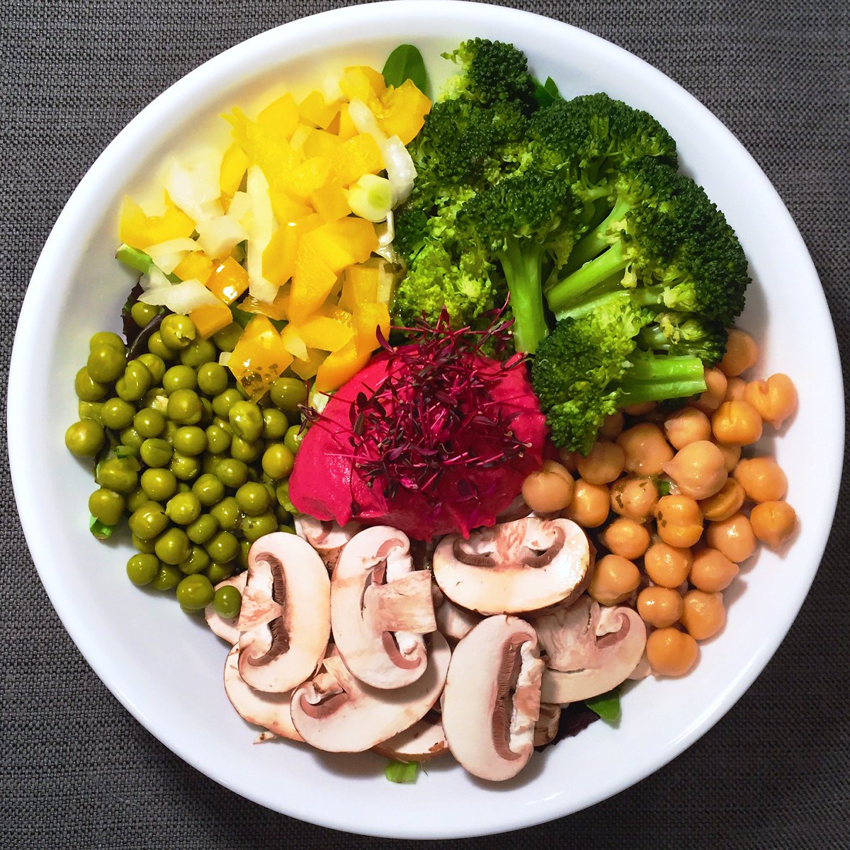 FarmedHere's tweet photo. Taking a moment to eat with our eyes! #farmedhere #microgreens #healthy https://t.co/pvI6yFZfzF https://t.co/qz8epmeCAQ