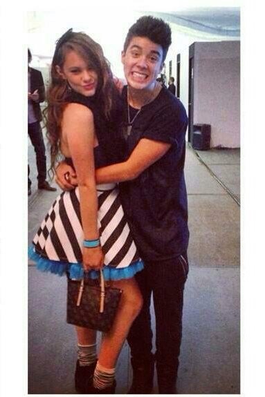 Ale_Parody's tweet photo. Juntos Somos El Desastre Perfecto.😍❤
0.9.😍👫 https://t.co/FdcrVLpl0M