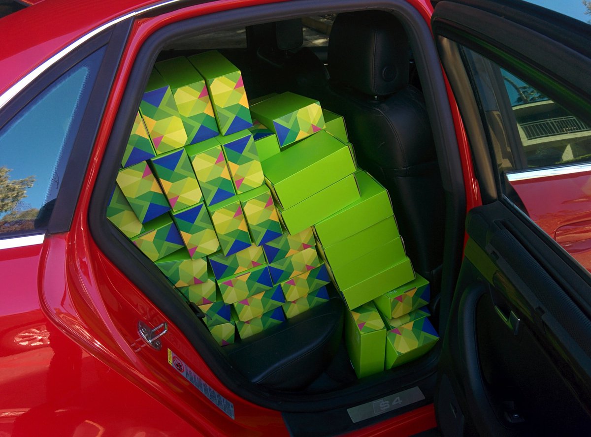 FlutterWireless's tweet image. Sooo many Flutter Starter Kits have arrived.