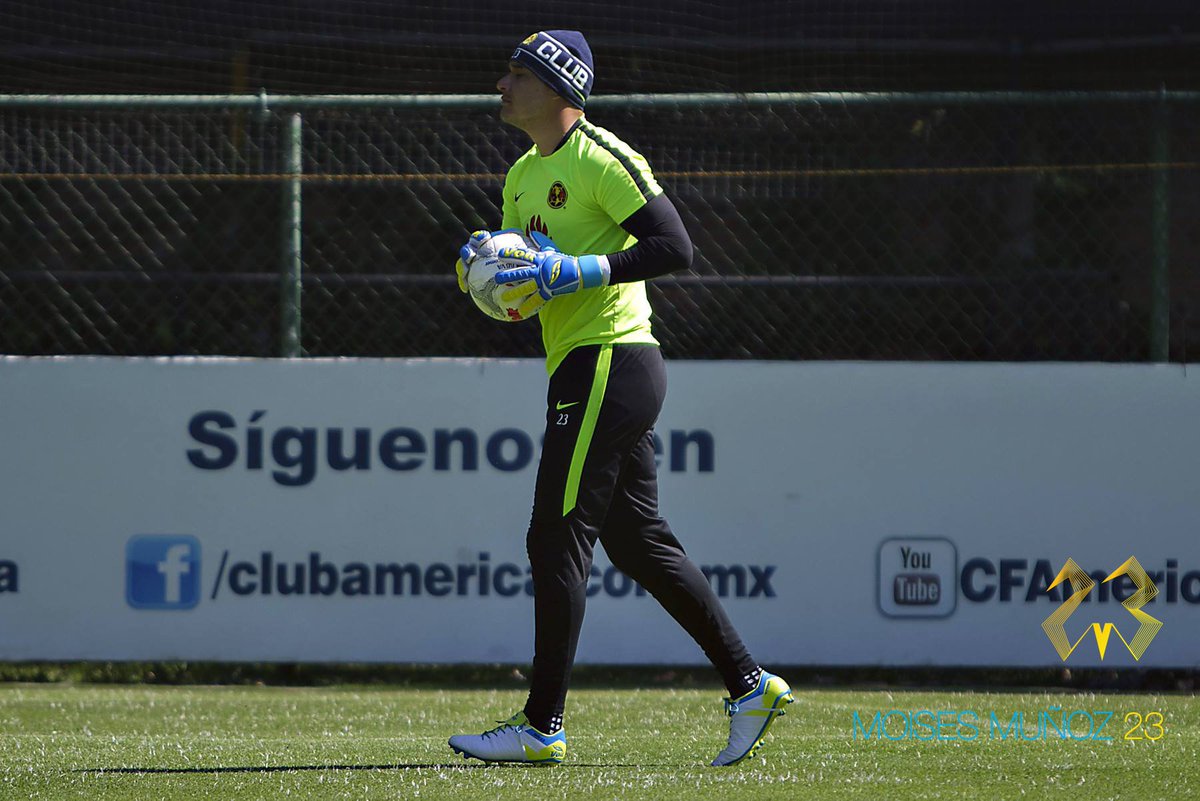 MoyMu23's tweet photo. No puedes poner un límite a nada. Cuanto más sueñas, más lejos llegas.
#MM23 https://t.co/uQWMvaM7dx