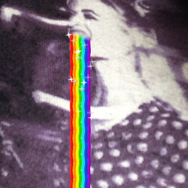 cooIgirlemily's tweet photo. @MirandaMiller did a thing with my hey violet shirt https://t.co/6keNJZL51v