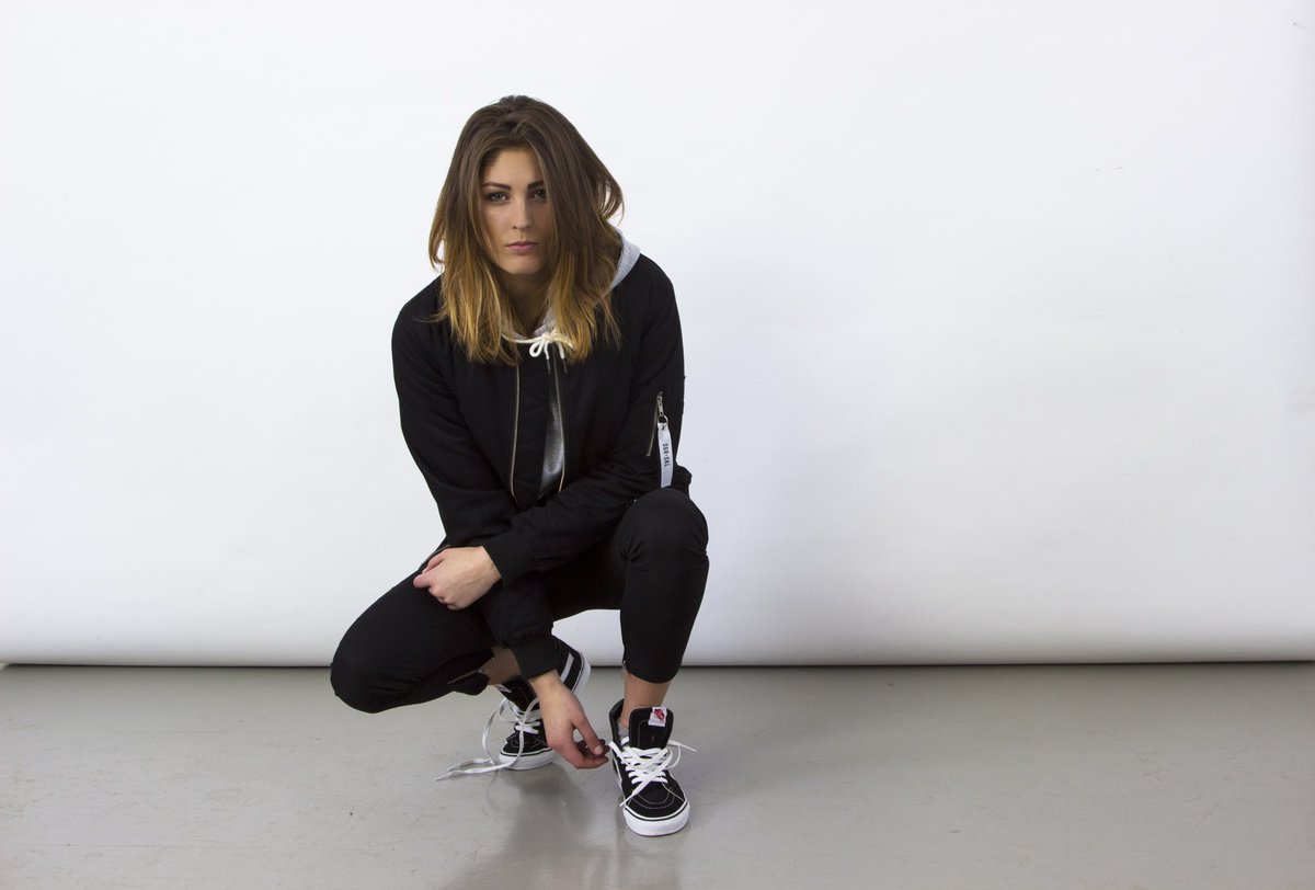 Black Bomber / Cropped Marl Hood / Zip Trouser _

Head To Toe #SGRSKLSS16 

sgrskl.co.uk