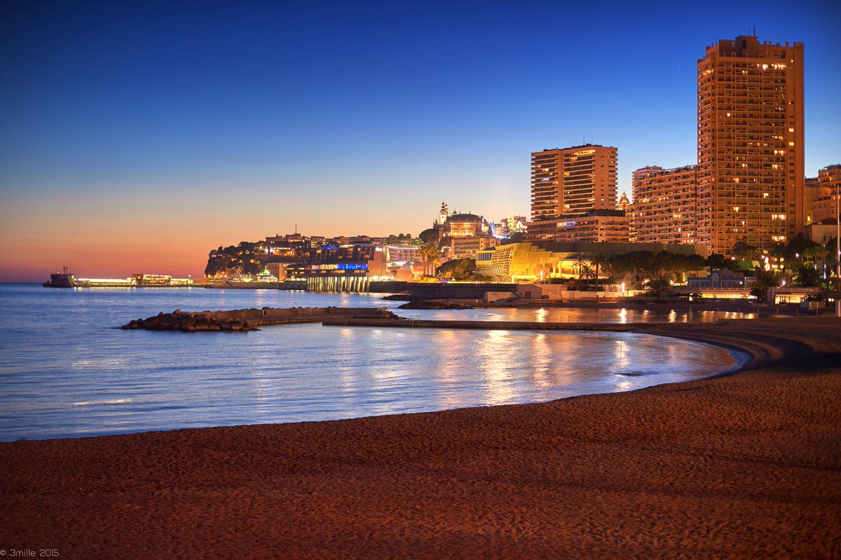 Prolongez vos soirées avec la #Pergola #BioClimatique #Open !
#Méridien #Beach #Plaza #Monaco #Architecture #Design