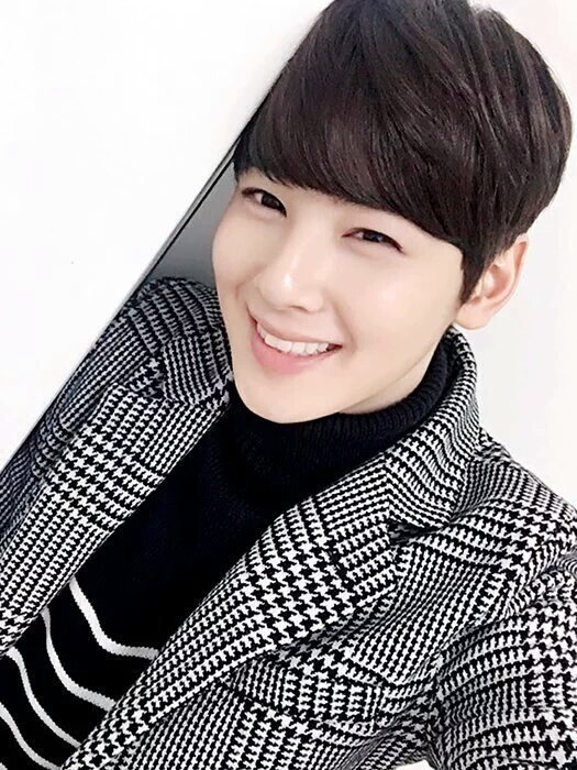AstroObsession's tweet photo. Te deseamos lo mejor en tu día 😍😍😍😍😍 @offclASTRO #HappyEunWooDay @fantagiomusic #��랑해 💗💗💗💗💗 https://t.co/xCcSA8sOXE