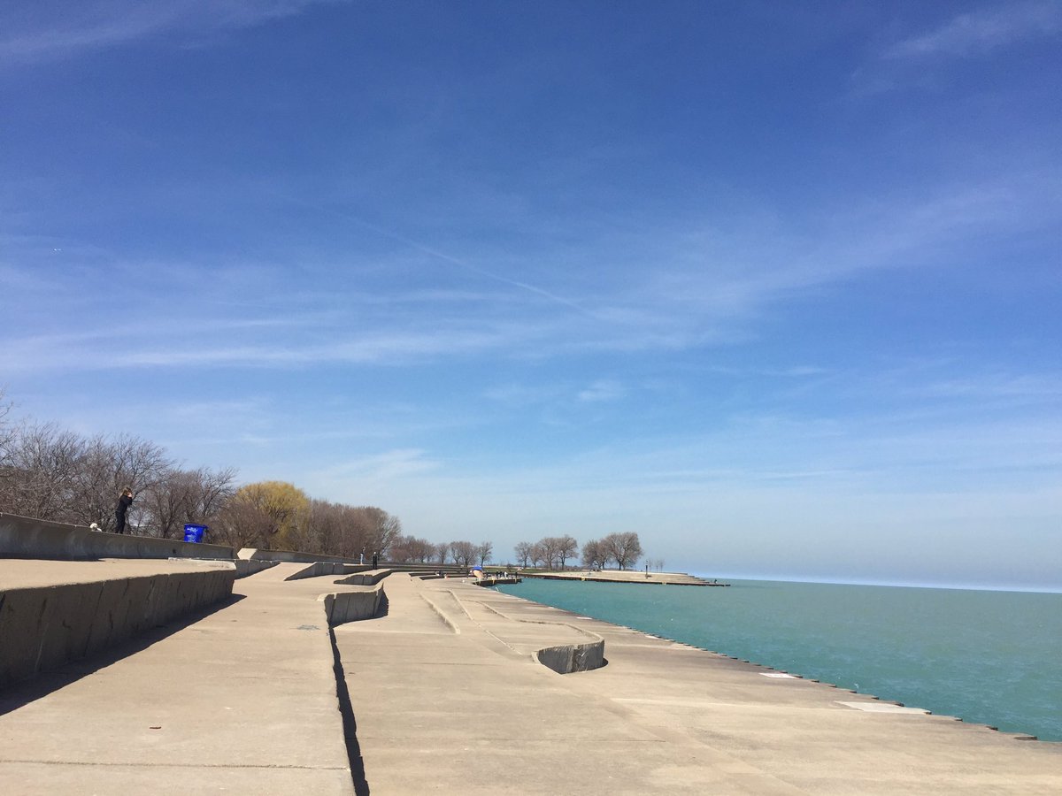 podahx100's tweet photo. Enjoying my own company by the lake #suchbliss https://t.co/eRGuT4Wrle