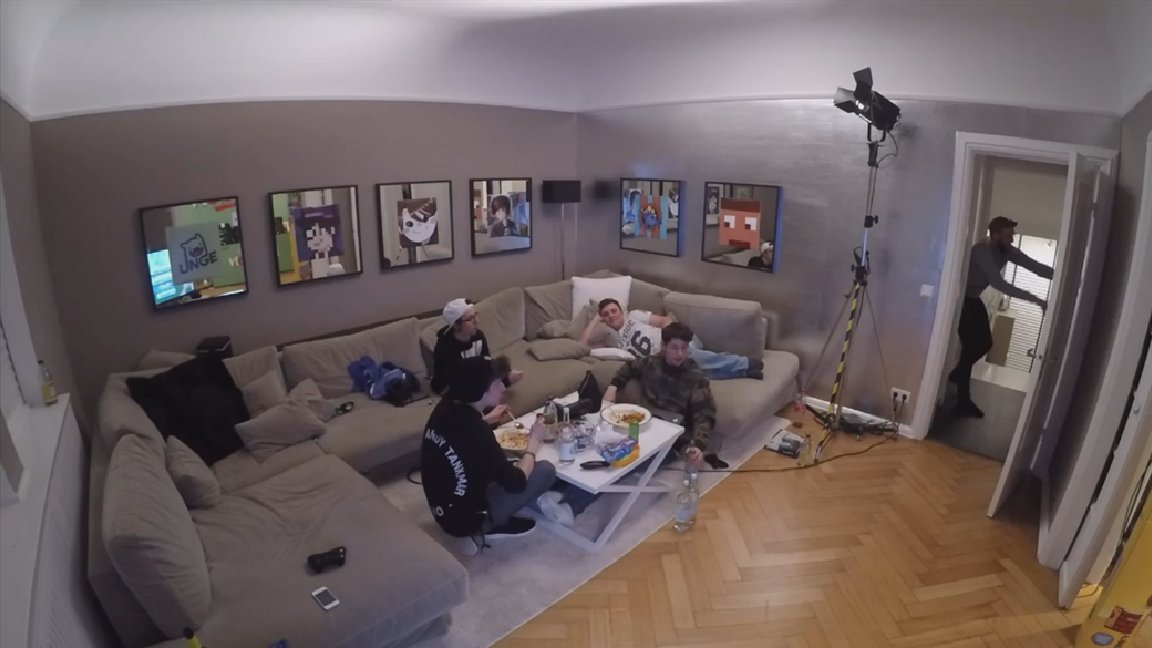 HefflLP's tweet photo. #kevinisthübsch @GamersTimeTV  @ungespielt  @JonahPschl https://t.co/nM07RZEOky