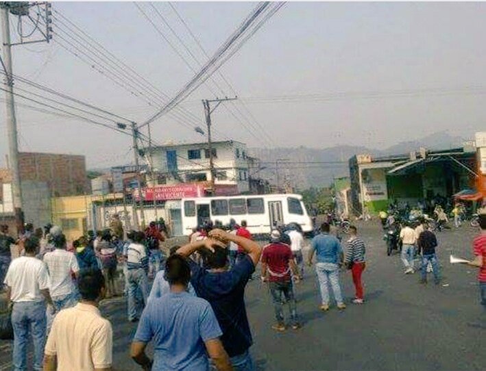 Alc_SanFernando's tweet photo. Ella es Nicole Pérez
funcionaria de la PNB
Asesinada
Por Opositores hoy #29M
En #Táchira  IUT SC
@NicolasMaduro https://t.co/QFHrRlxGda