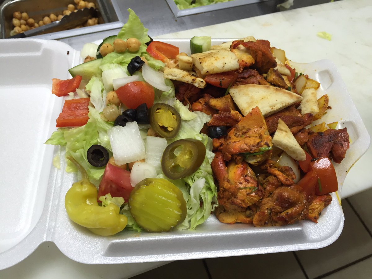 thehalalspot's tweet photo. Chicken and Rice #GyroPlatter #CarteretNJ #foodie https://t.co/2Wu3yUYTbv