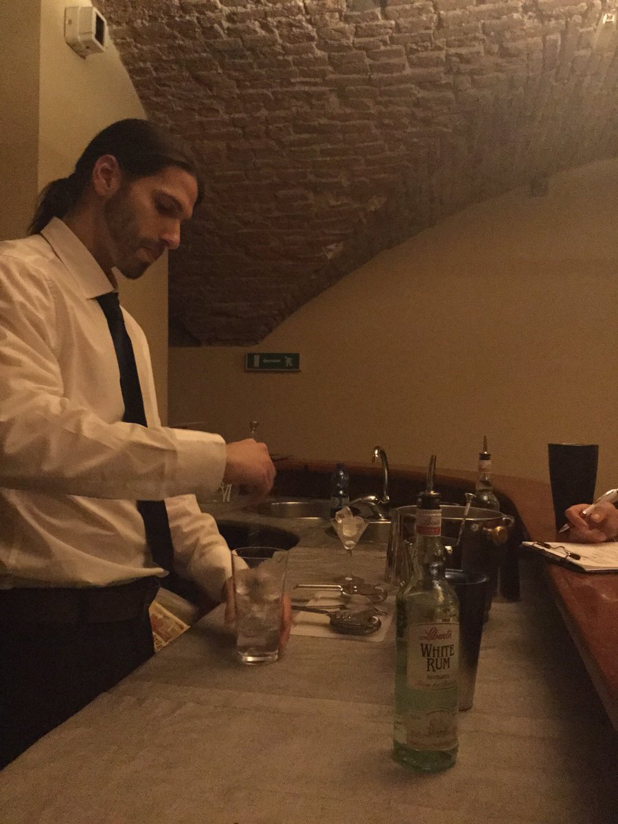 corsiaibm's tweet image. Venerdì 6 Maggio ore 20:00 presentazione del livello avanzato per Bartender a Firenze 
info: aibm.florence@gmail.com