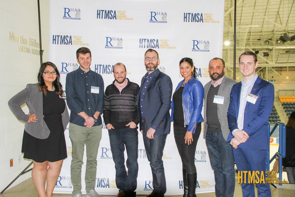 askfortask's tweet photo. @askfortask @roverparking @foodora_ca @ReetuGupta_EGH participating in a discussion on #TheSharingEconomy #HTMC2016 https://t.co/4uDUi6qAru