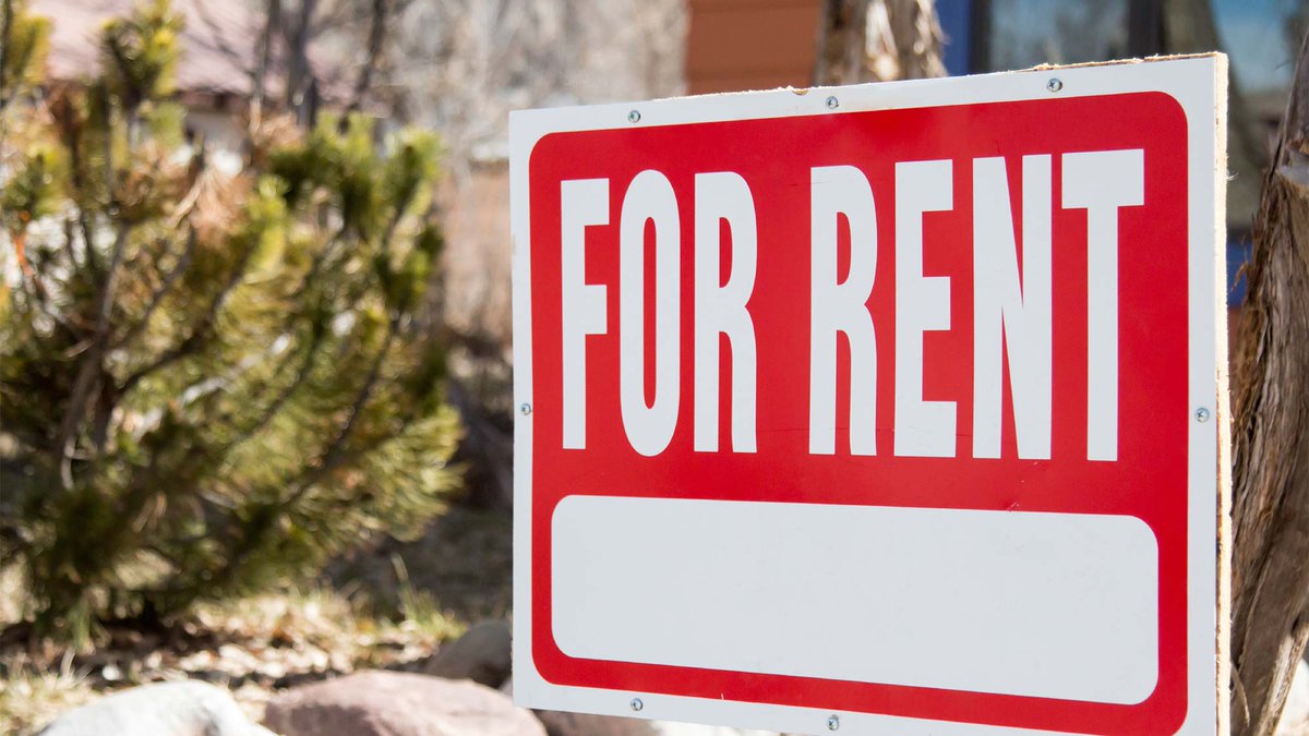 realtordotcom's tweet image. Woman surprised to find her own house for rent on Craigslist rltor.cm/4gsbh