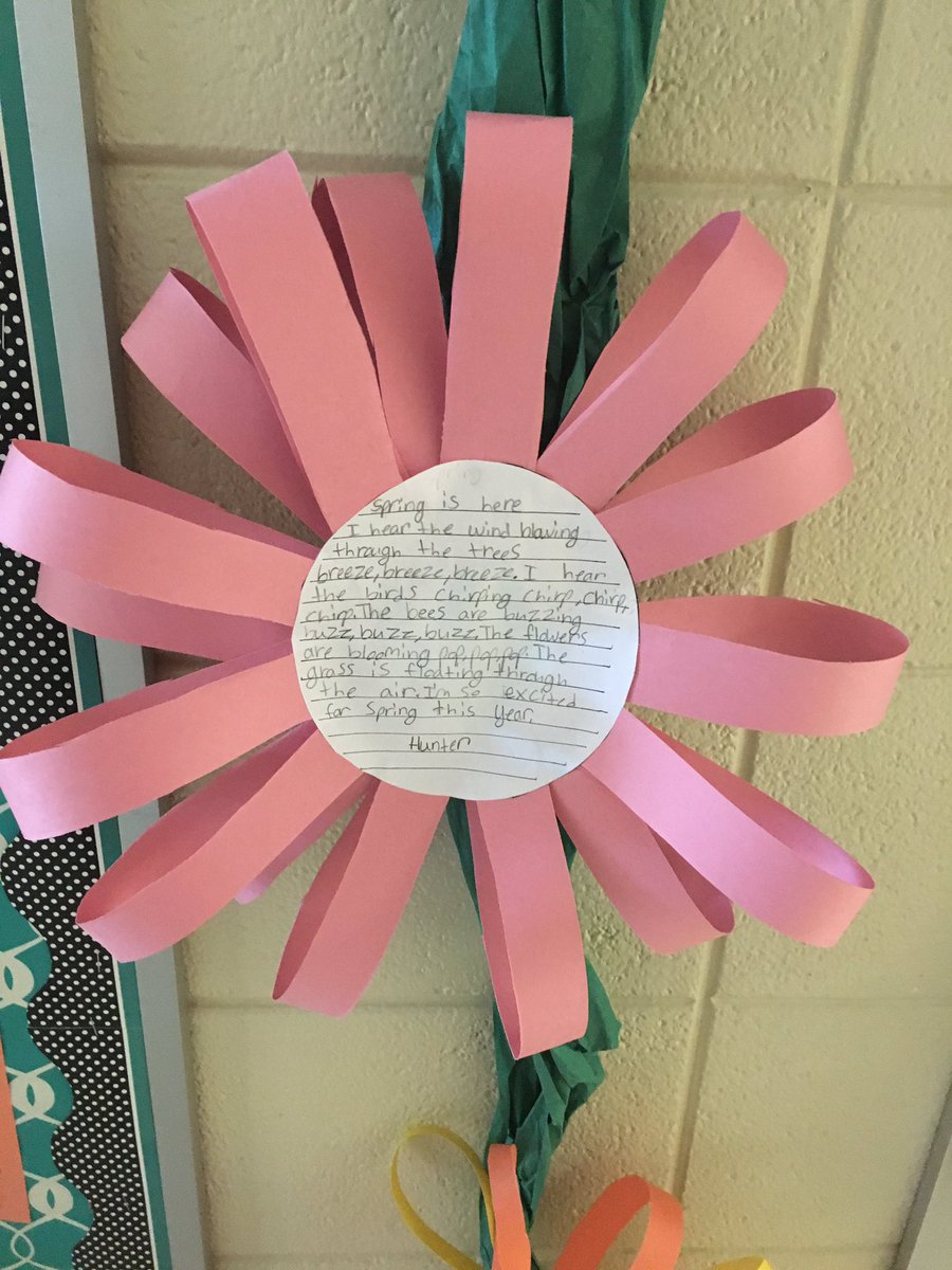 misssmithOES's tweet photo. Hunter uses her senses and onomatopoeia to bring her poem to life! Can't you hear the bees buzzing? #oeschat https://t.co/f1bVT0U3cX