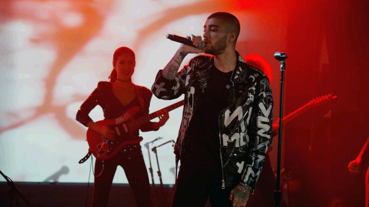 Vevo's tweet photo. Watch @zaynmalik tear up the @HondaStage with new songs from #MindOfMine: https://t.co/p4ChpmYeQG https://t.co/sdCzO5nQD0