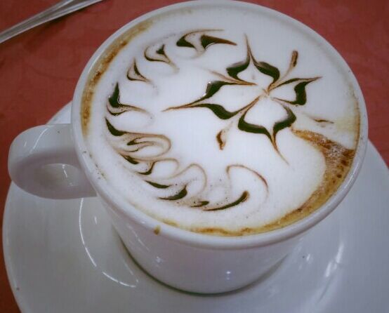 EmmeRogers's tweet photo. To drink or not to drink (&amp; gaze at), that is the question! What would you do? RT @ecuadorpremium https://t.co/iGrX2koWsB #coffeeart #1smile