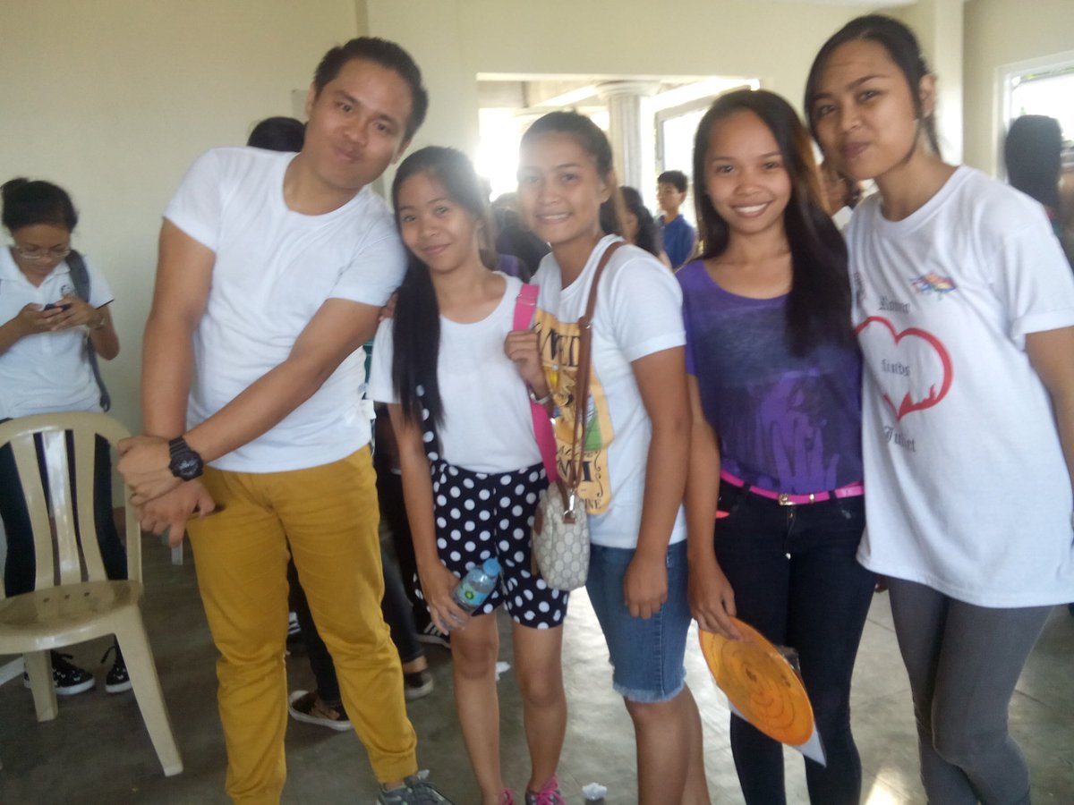 imsuper_jane's tweet photo. Seminar is over.
Ang ganda ng mga activities na ginawa natin..
Thanks U4U for coming to our school. https://t.co/gXddF5bn6d