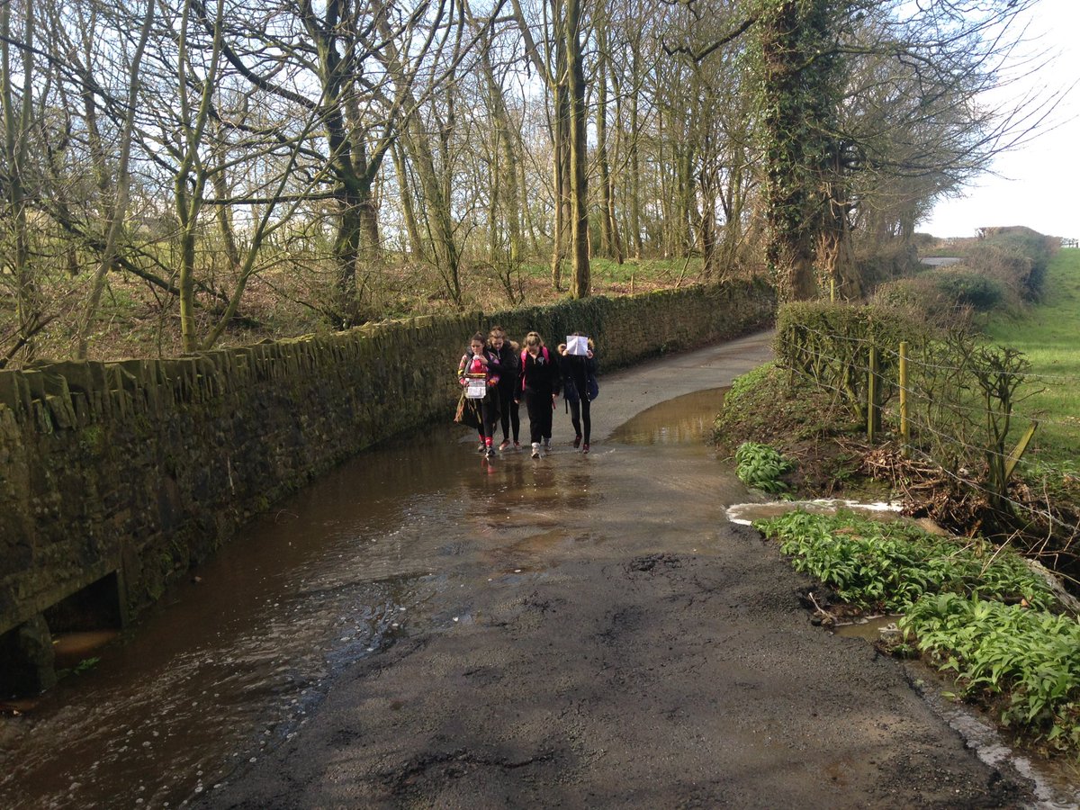 AssisiStepUp's tweet photo. All about teamwork when it comes to @asfaDofE cohort. All @ACADEMYSFA students and staff should be proud https://t.co/nVUxIwiive