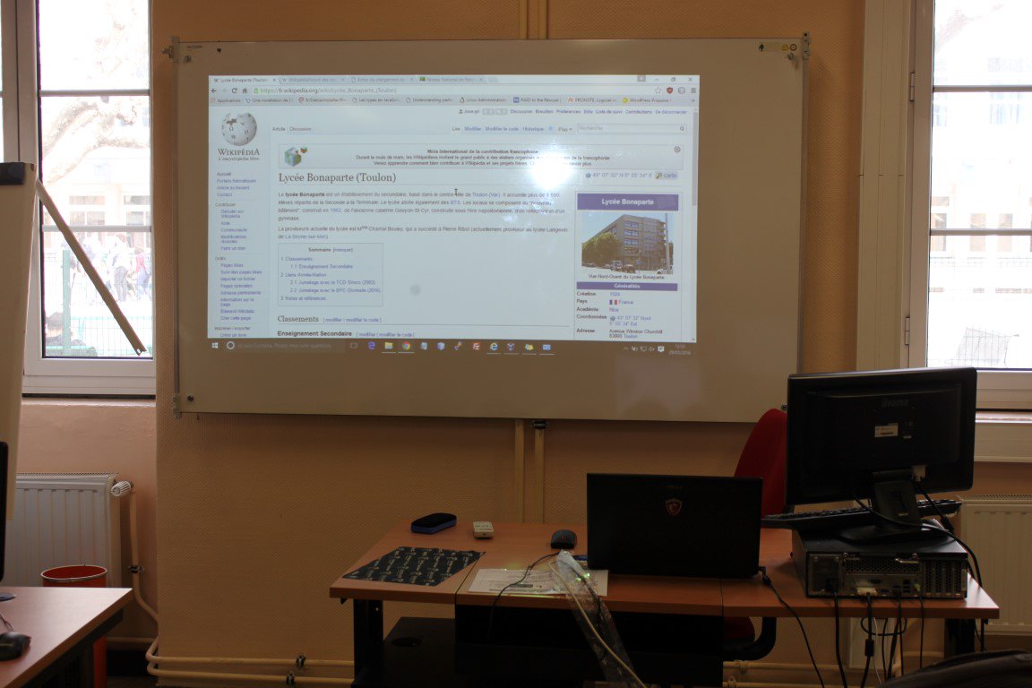 jgil83000's tweet photo. Au @CdiBonaparte, 2ème atelier sur la contribution à Wikipédia pour les enseignants du @Lycee_Bonaparte ! #WikiMCF https://t.co/TbFbrbTrFO